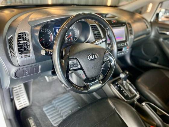 KIA CERATO 1.6 SX 16V FLEX 4P AUTOMÁTICO KIA CERATO 1.6 SX 16V FLEX 4P AUTOMÁTICO